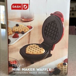Heart mini waffle maker